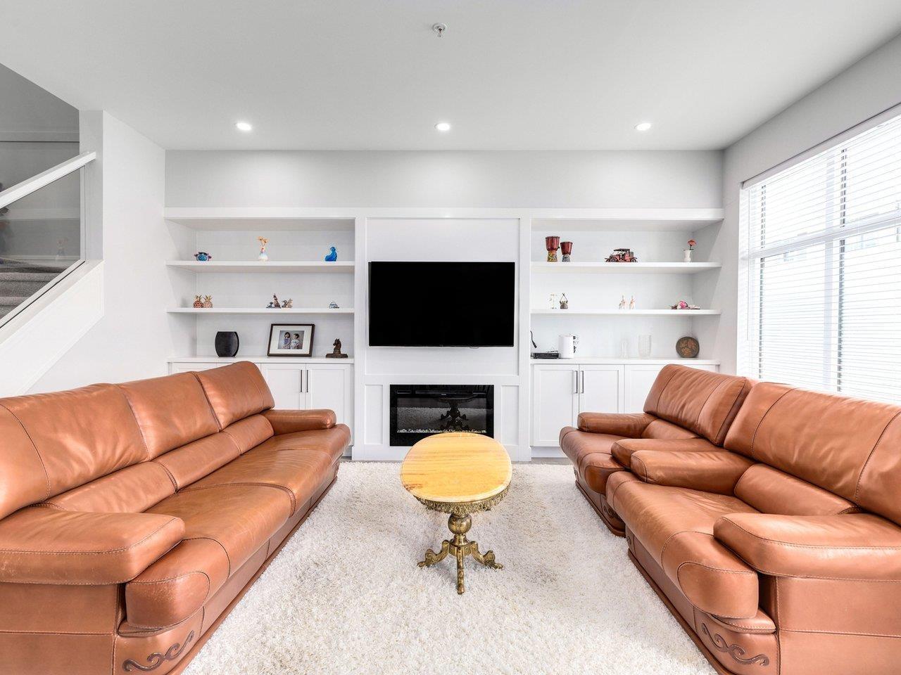 Photo 3 of 6 20327 72 B Avenue, Langley BC