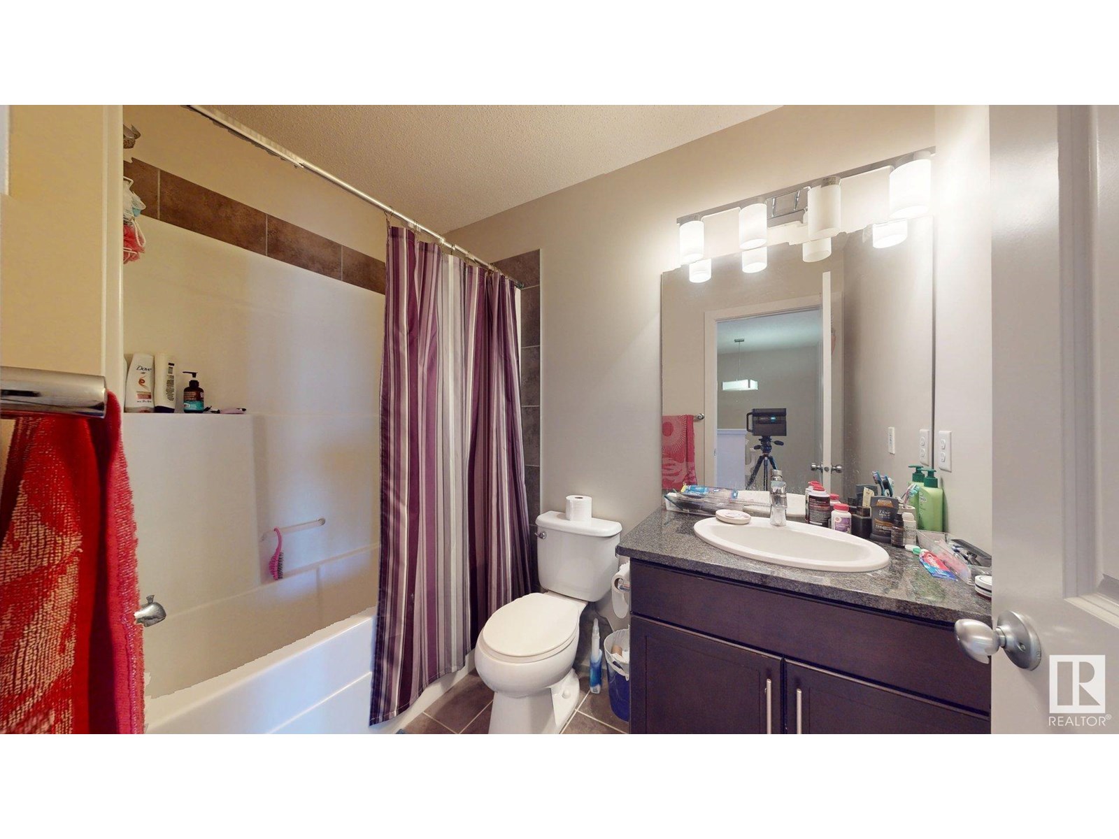 Photo 19 of 2917 16 A Av Nw Nw, Edmonton AB