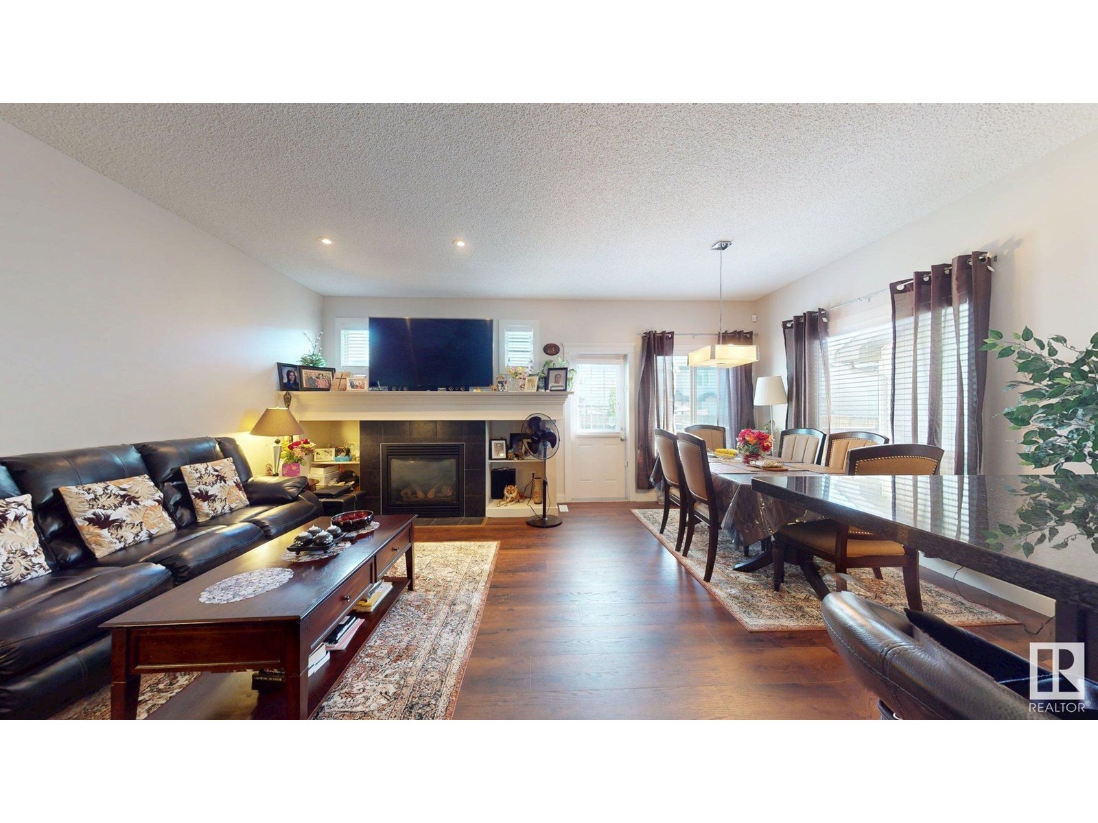 Photo 8 of 2917 16 A Av Nw Nw, Edmonton AB