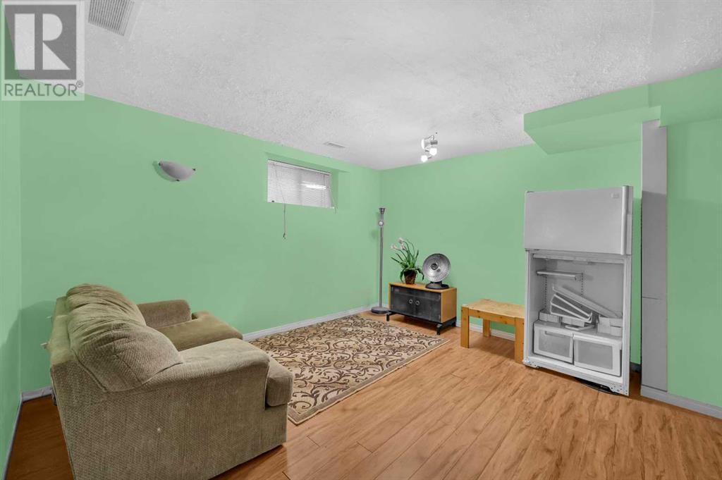 Single Family House for Sale in  Saddlemont Manor NE Saddle Ridge Calgary 