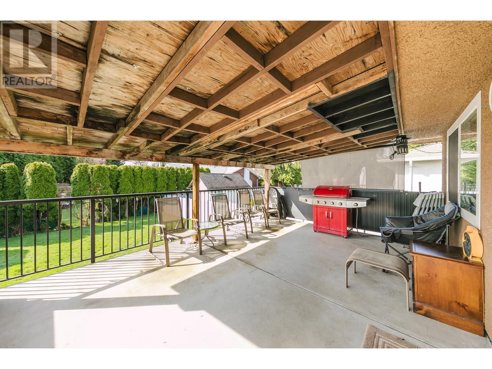 Photo 2 of 325 Seaview Drive, Port Moody BC
