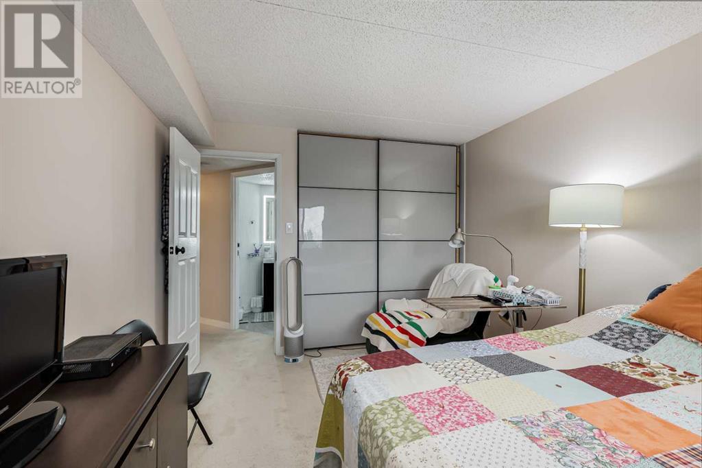 Single Family House for Sale in   Dalton Drive NW Dalhousie Calgary 