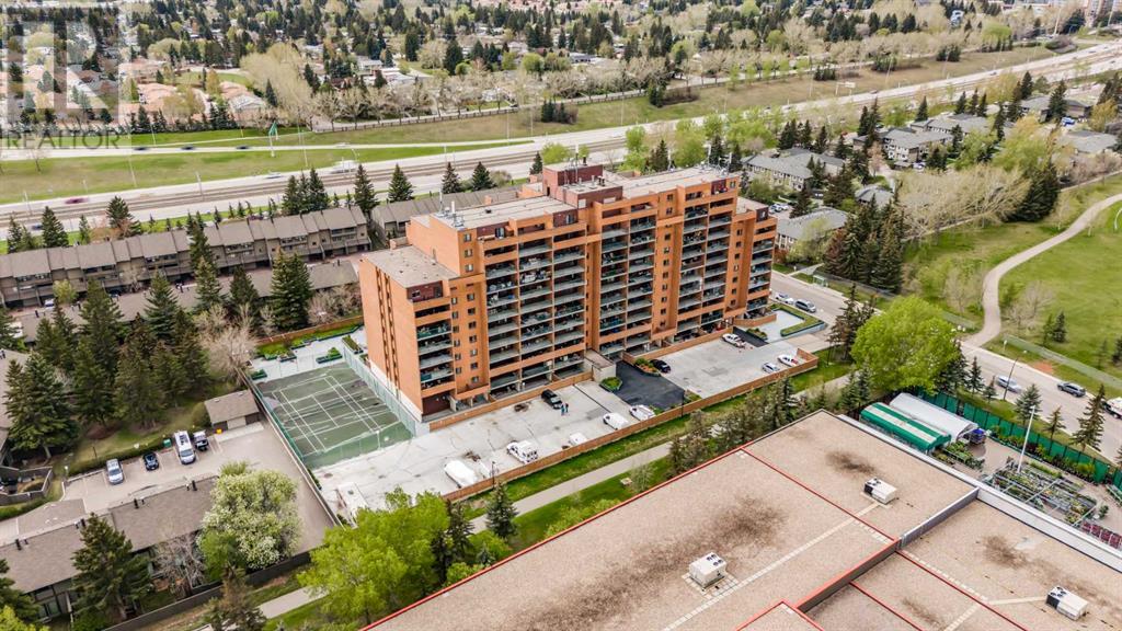 Single Family House for Sale in   Dalton Drive NW Dalhousie Calgary 