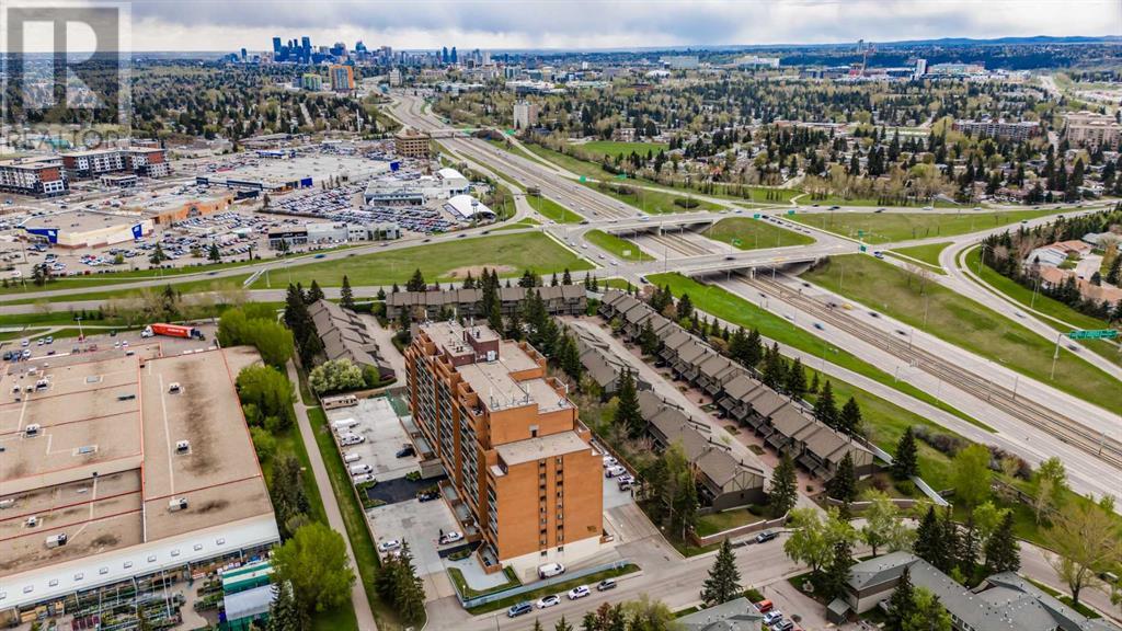 Single Family House for Sale in   Dalton Drive NW Dalhousie Calgary 