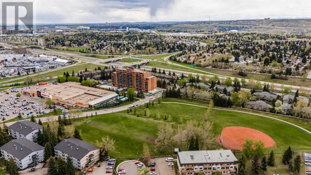 Single Family House for Sale in   Dalton Drive NW Dalhousie Calgary 