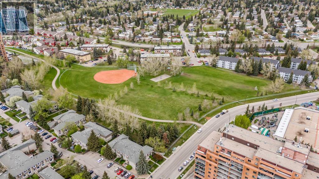 Single Family House for Sale in   Dalton Drive NW Dalhousie Calgary 