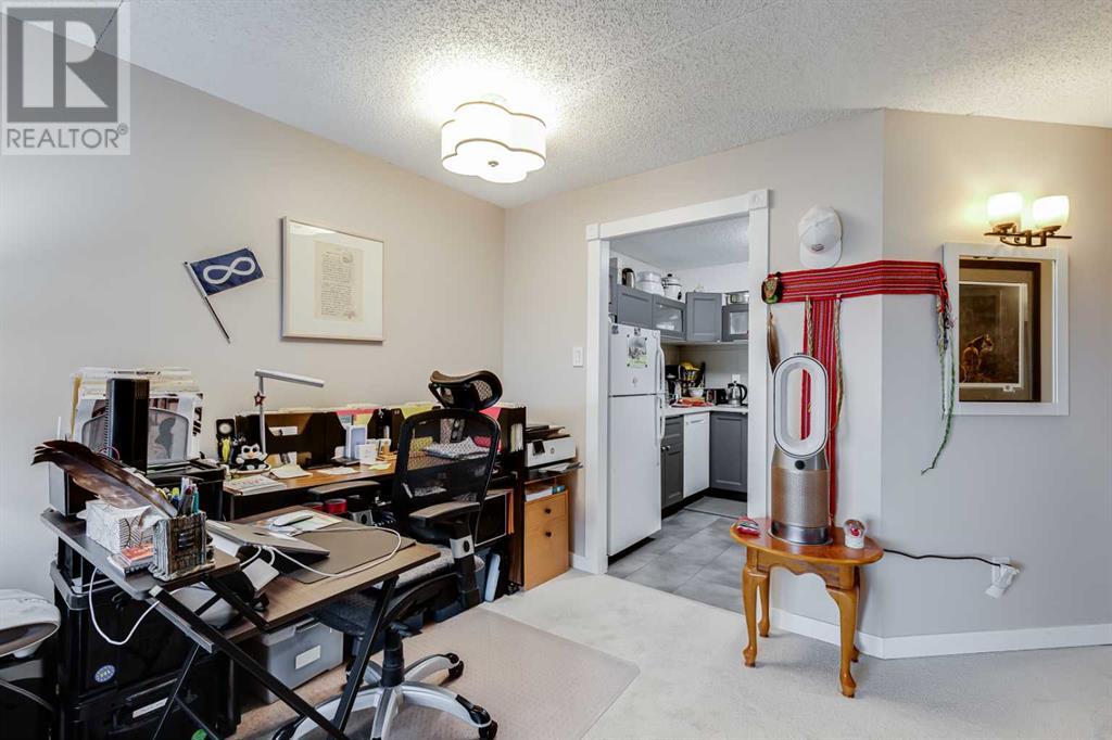 Single Family House for Sale in   Dalton Drive NW Dalhousie Calgary 