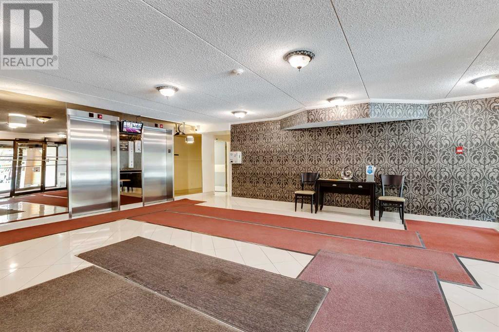 Single Family House for Sale in   Dalton Drive NW Dalhousie Calgary 