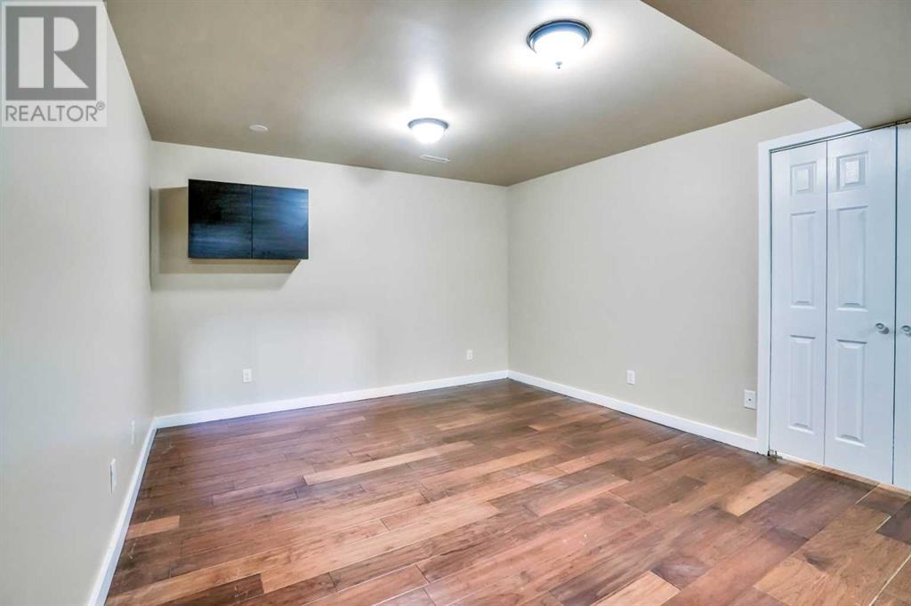 Single Family House for Sale in  Copperpond Park SE Copperfield Calgary 