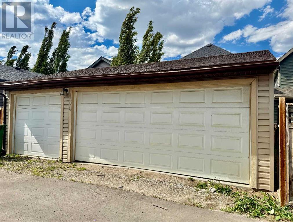 Single Family House for Sale in  Copperpond Park SE Copperfield Calgary 