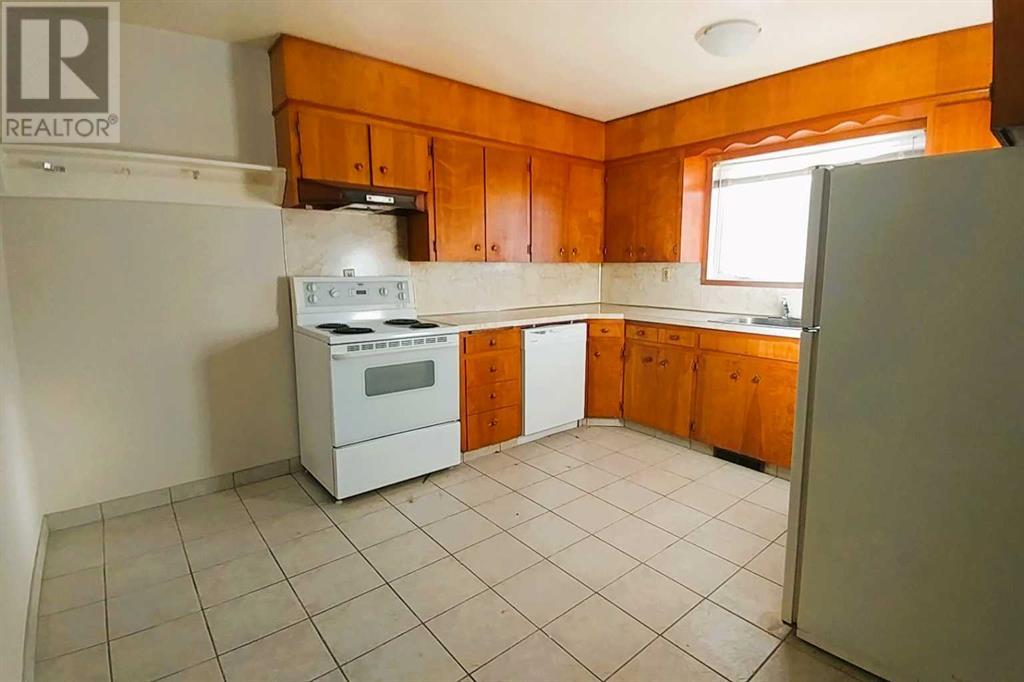 Single Family House Bungalow for Sale in   Avenue NW Tuxedo Park Calgary 