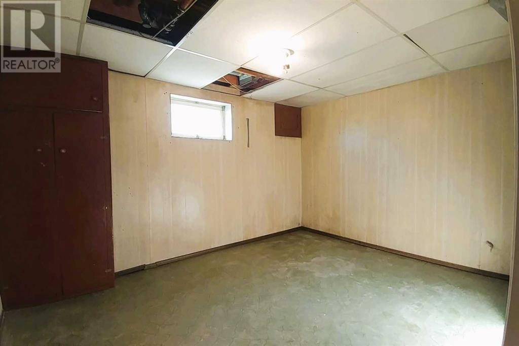 Single Family House Bungalow for Sale in   Avenue NW Tuxedo Park Calgary 