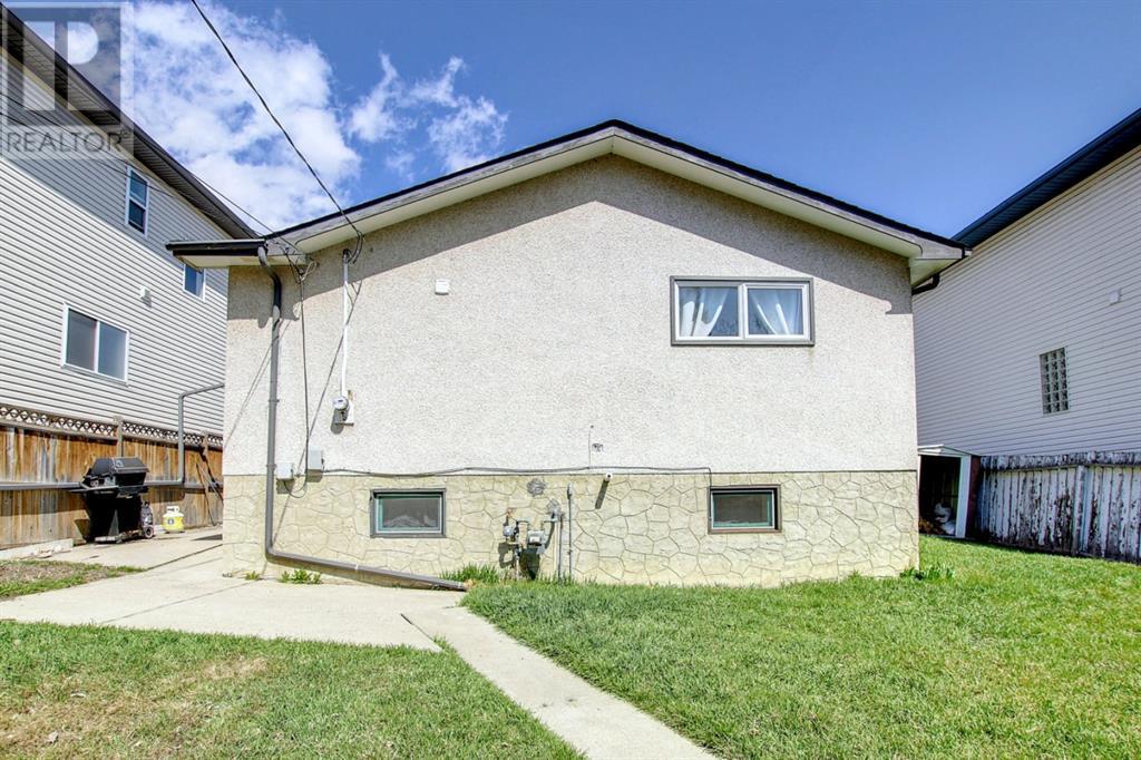 Single Family House Bungalow for Sale in   Avenue NW Tuxedo Park Calgary 