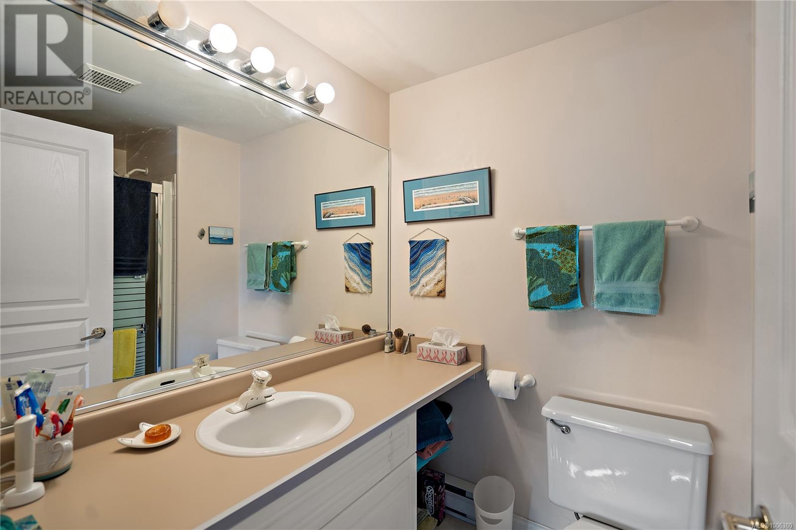 Photo 10 of 205 405 Quebec St, Victoria BC