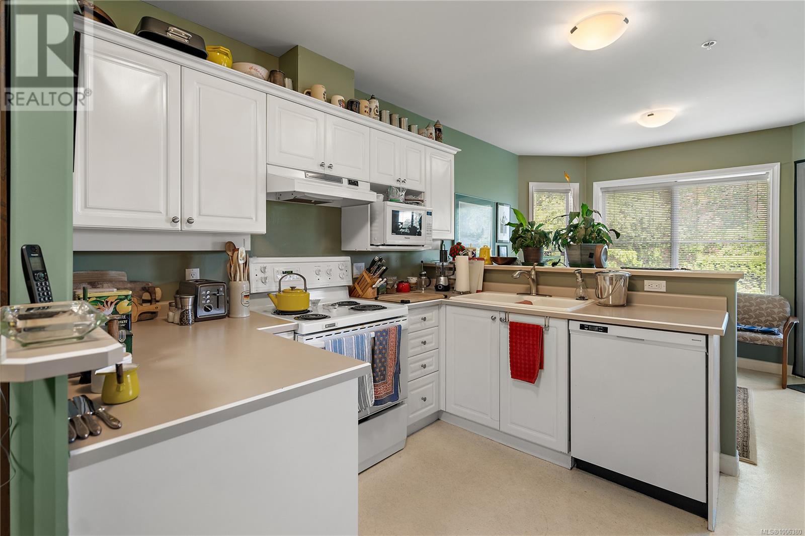Photo 6 of 205 405 Quebec St, Victoria BC