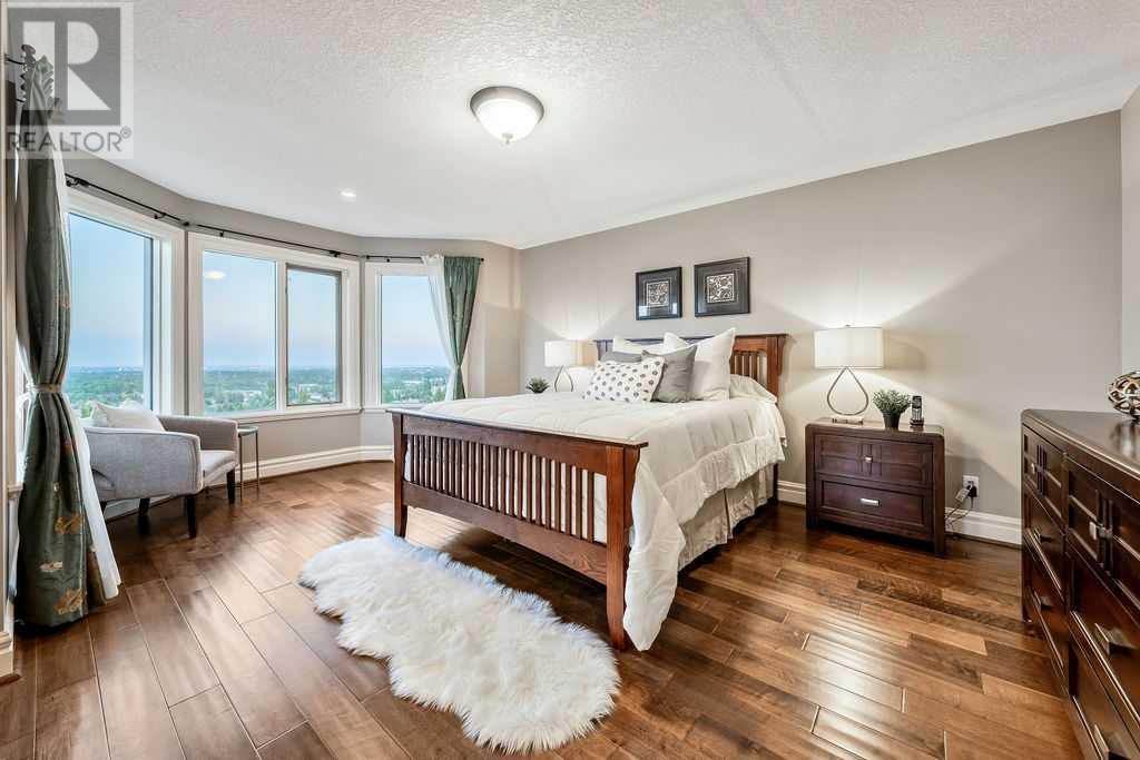 Single Family House for Sale in  Signature Way SW Signal Hill Calgary 