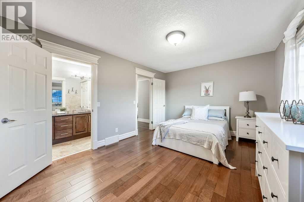 Single Family House for Sale in  Signature Way SW Signal Hill Calgary 