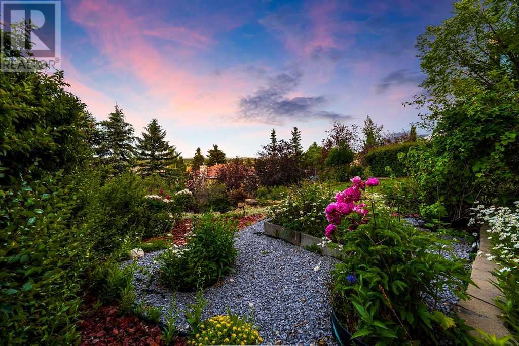 Single Family House for Sale in  Signature Way SW Signal Hill Calgary 
