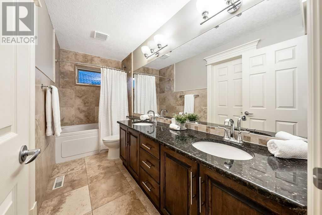 Single Family House for Sale in  Signature Way SW Signal Hill Calgary 
