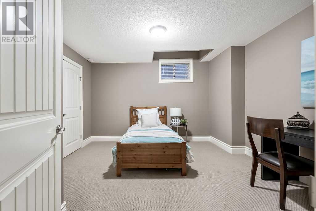 Single Family House for Sale in  Signature Way SW Signal Hill Calgary 