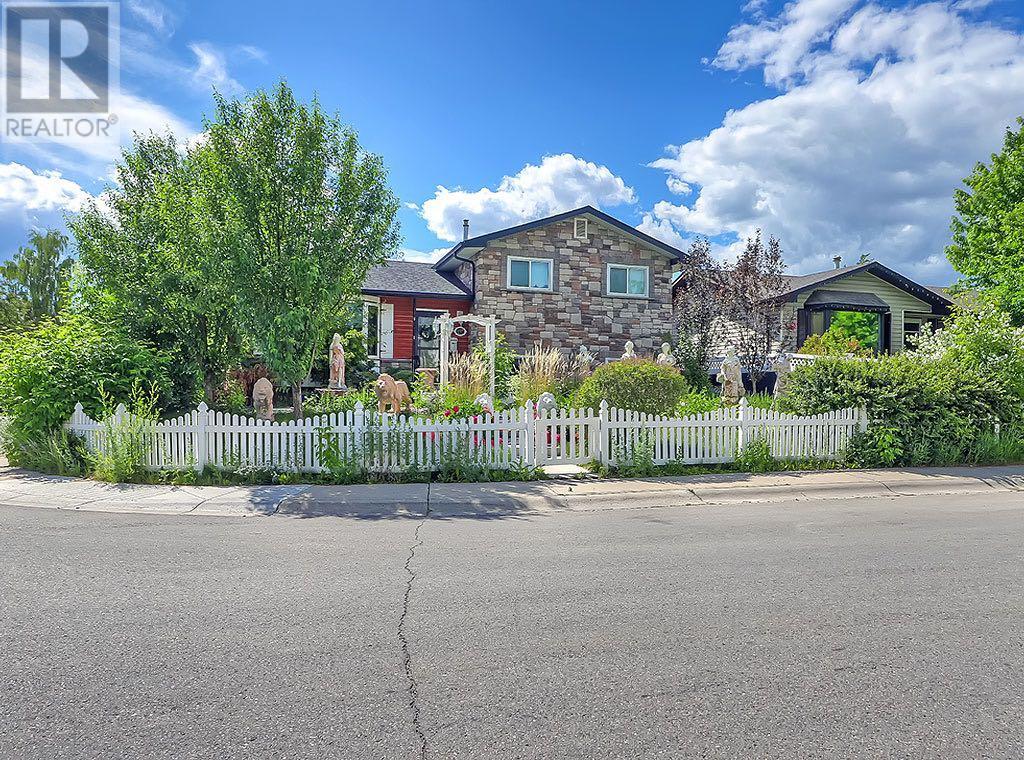 1727 41 Street NE, Calgary, Alberta