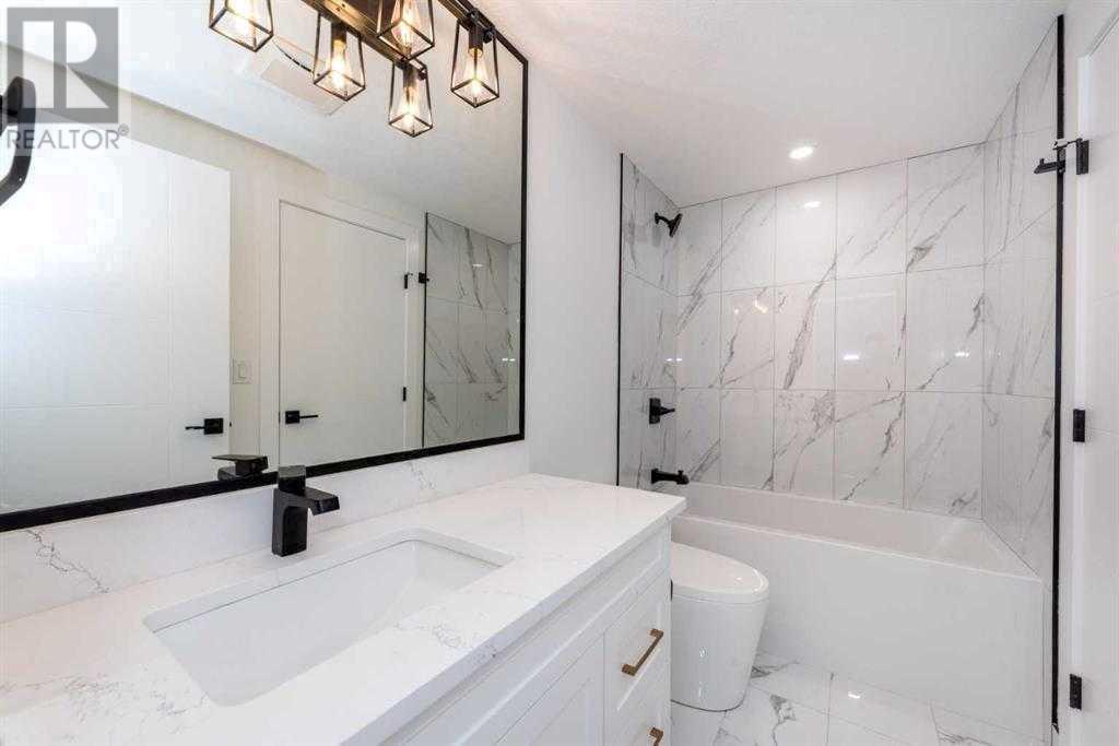 Single Family House for Sale in  Hartford Road NW Highwood Calgary 