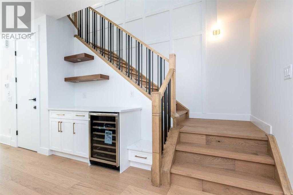 Single Family House for Sale in  Hartford Road NW Highwood Calgary 