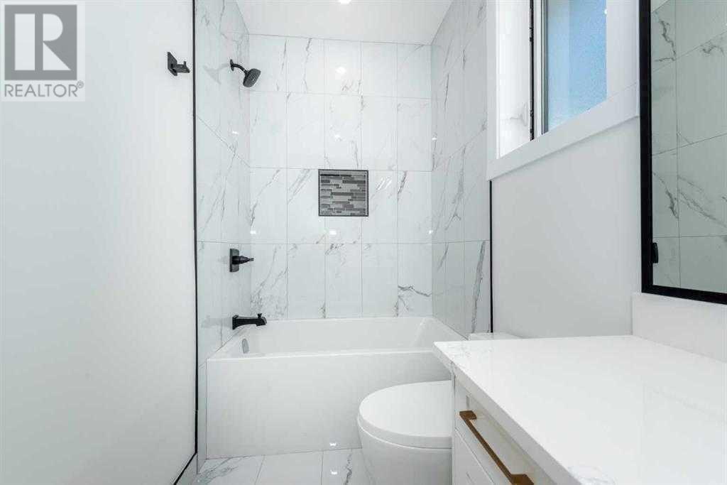 Single Family House for Sale in  Hartford Road NW Highwood Calgary 