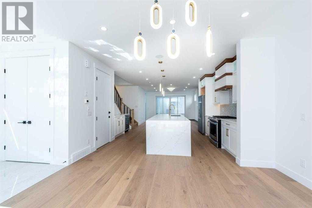 Single Family House for Sale in  Hartford Road NW Highwood Calgary 