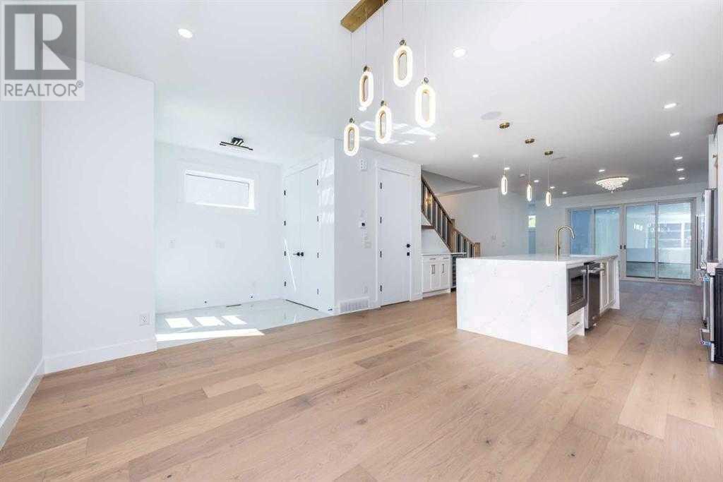 Single Family House for Sale in  Hartford Road NW Highwood Calgary 