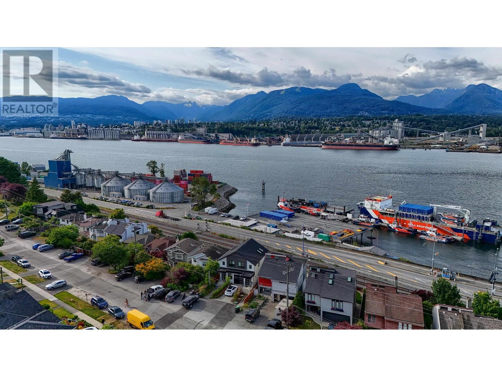 Photo 23 of 2915 Wall Street, Vancouver BC