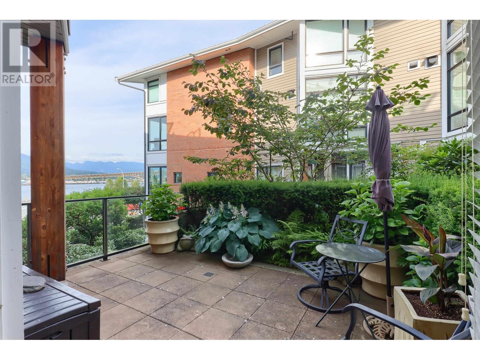 Photo 3 of 2915 Wall Street, Vancouver BC