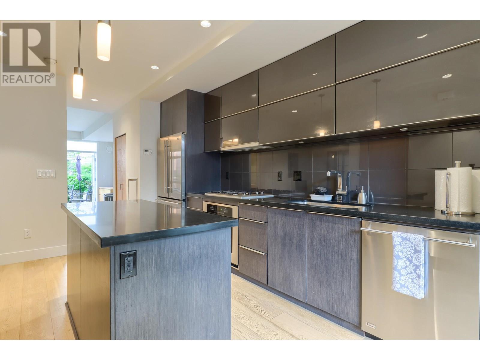 Photo 7 of 2915 Wall Street, Vancouver BC