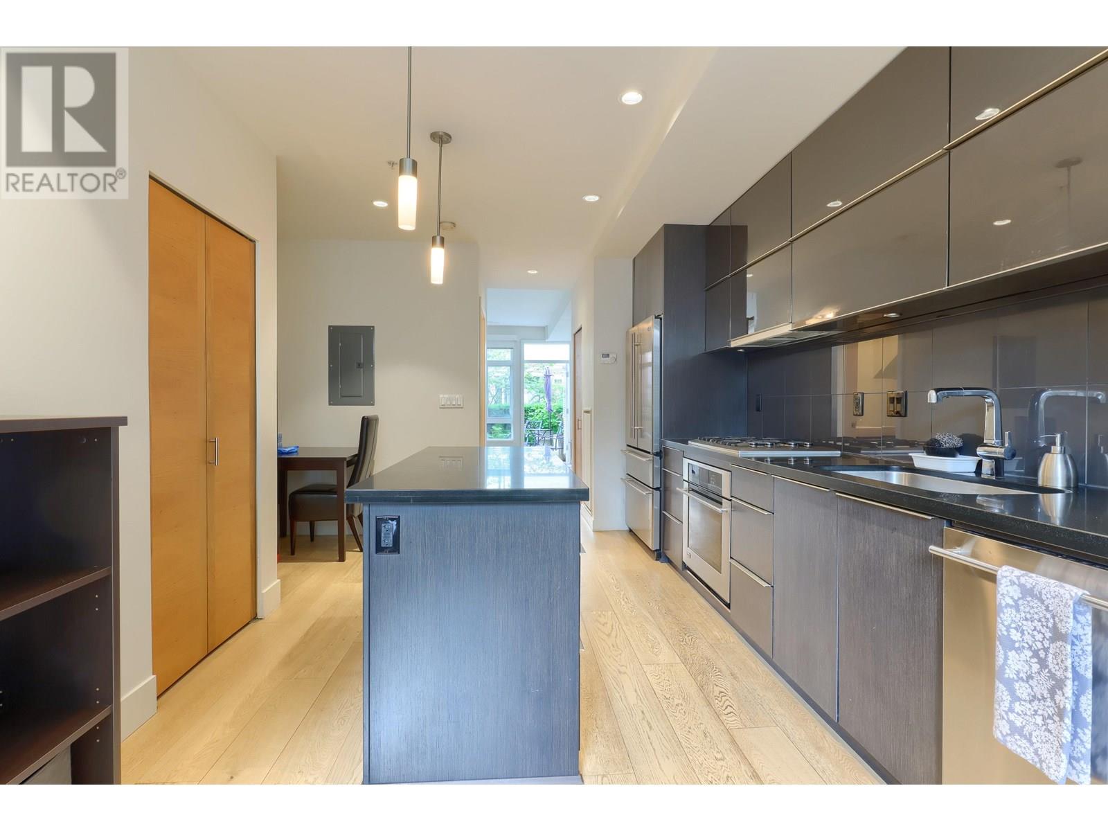 Photo 8 of 2915 Wall Street, Vancouver BC