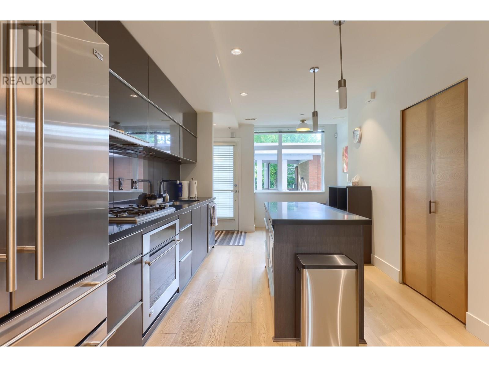 Photo 10 of 2915 Wall Street, Vancouver BC