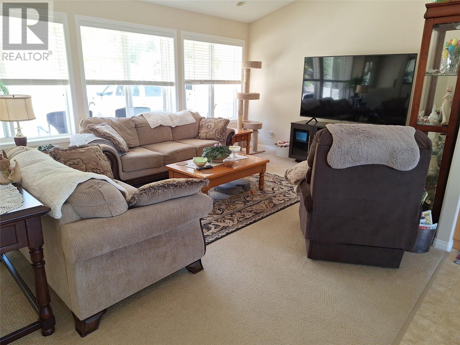 Photo 4 of 1406 Huckleberry Drive, Sorrento BC