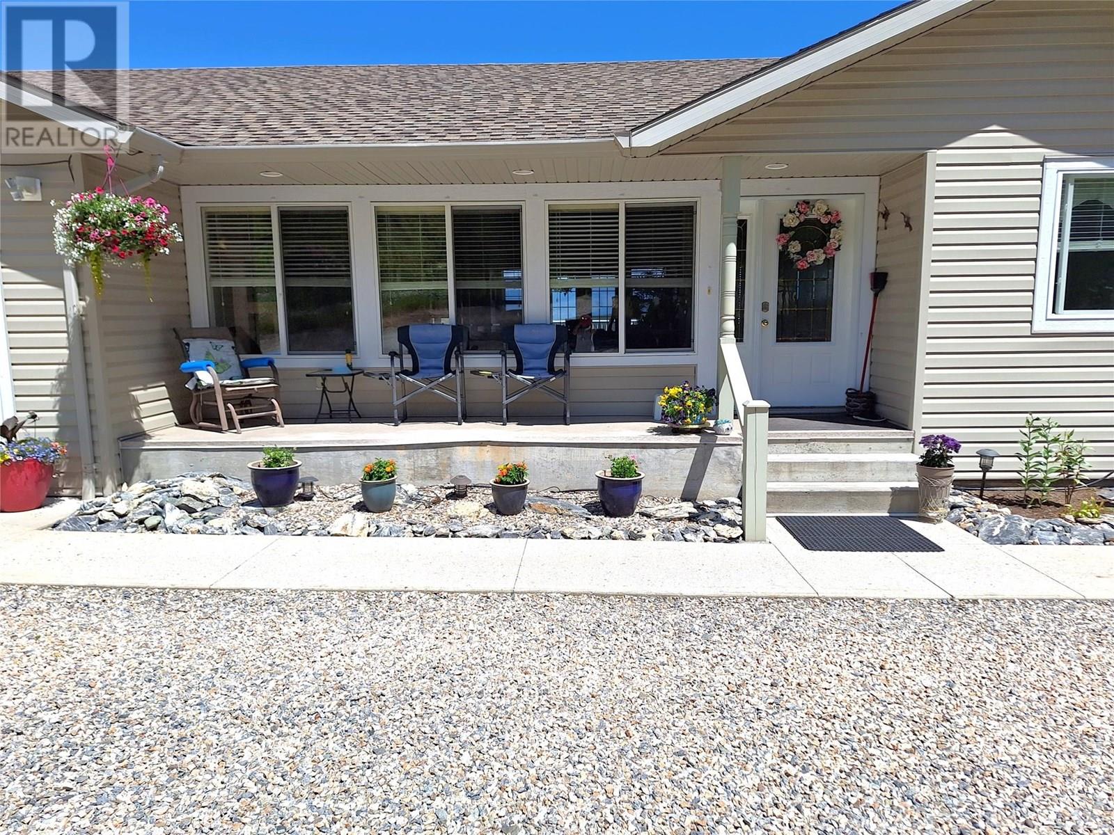 Photo 3 of 1406 Huckleberry Drive, Sorrento BC