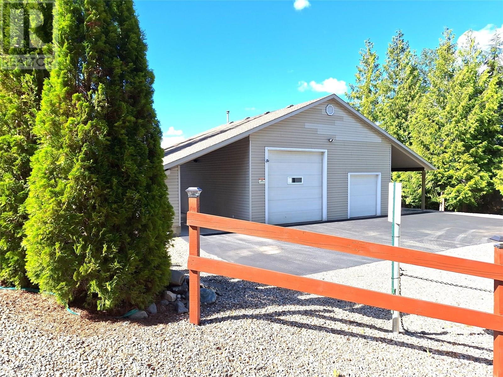 Photo 14 of 1406 Huckleberry Drive, Sorrento BC