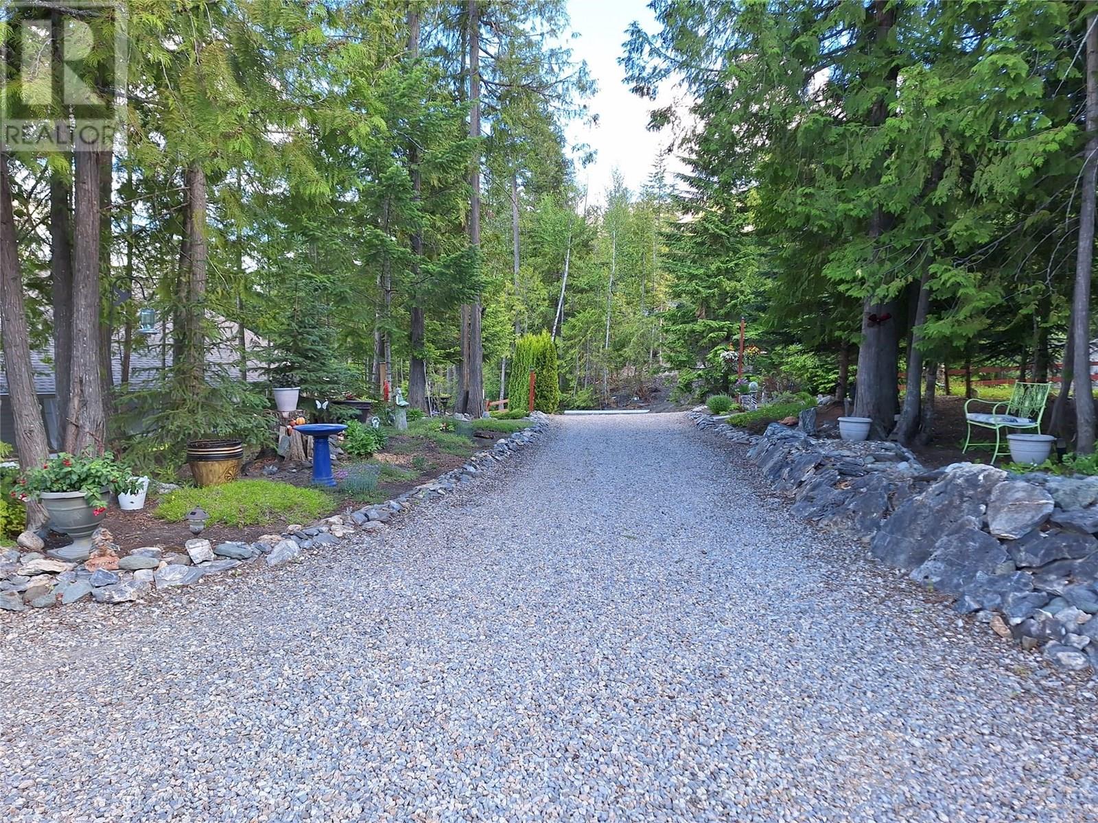 Photo 9 of 1406 Huckleberry Drive, Sorrento BC