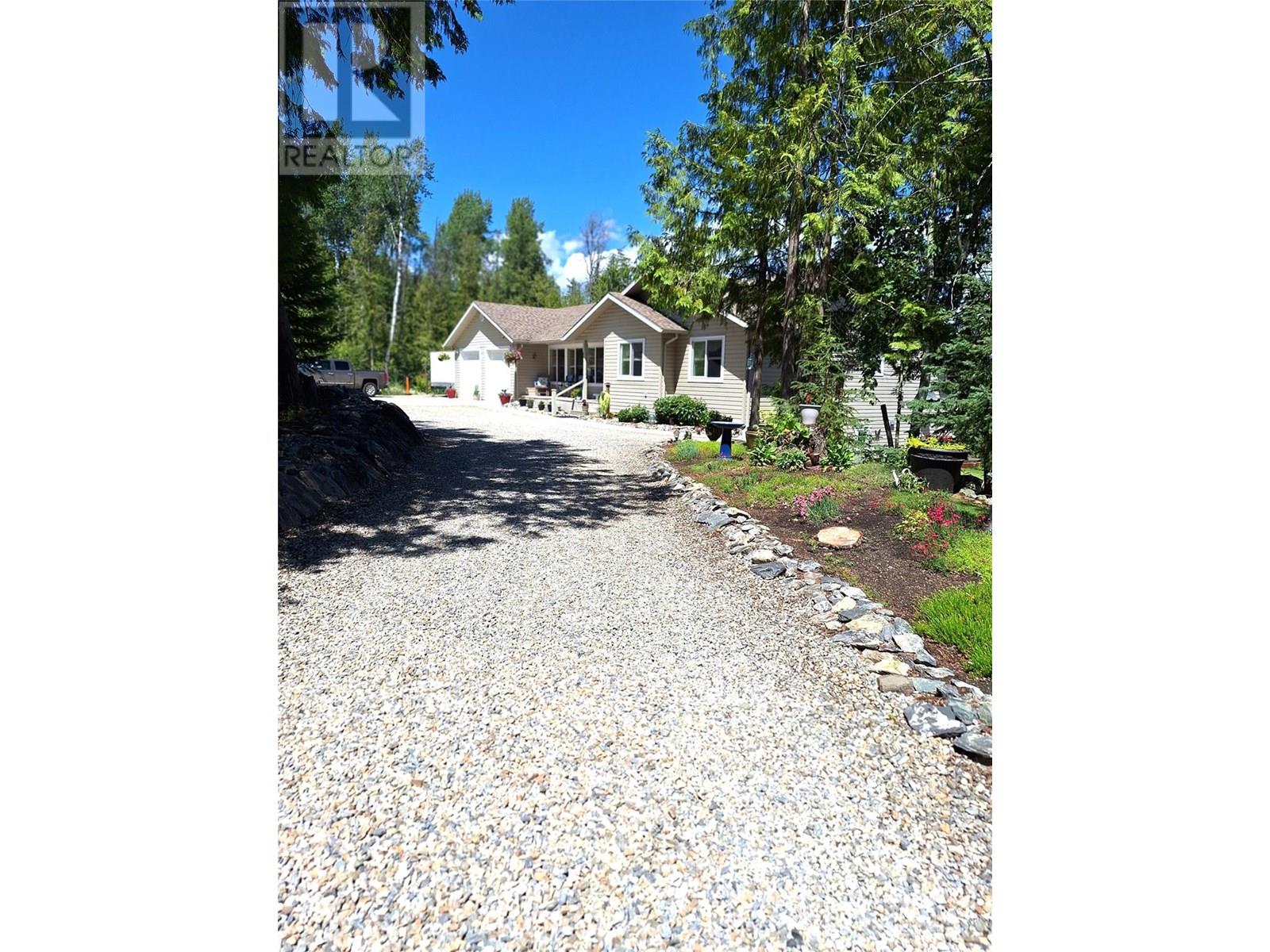 Photo 2 of 1406 Huckleberry Drive, Sorrento BC