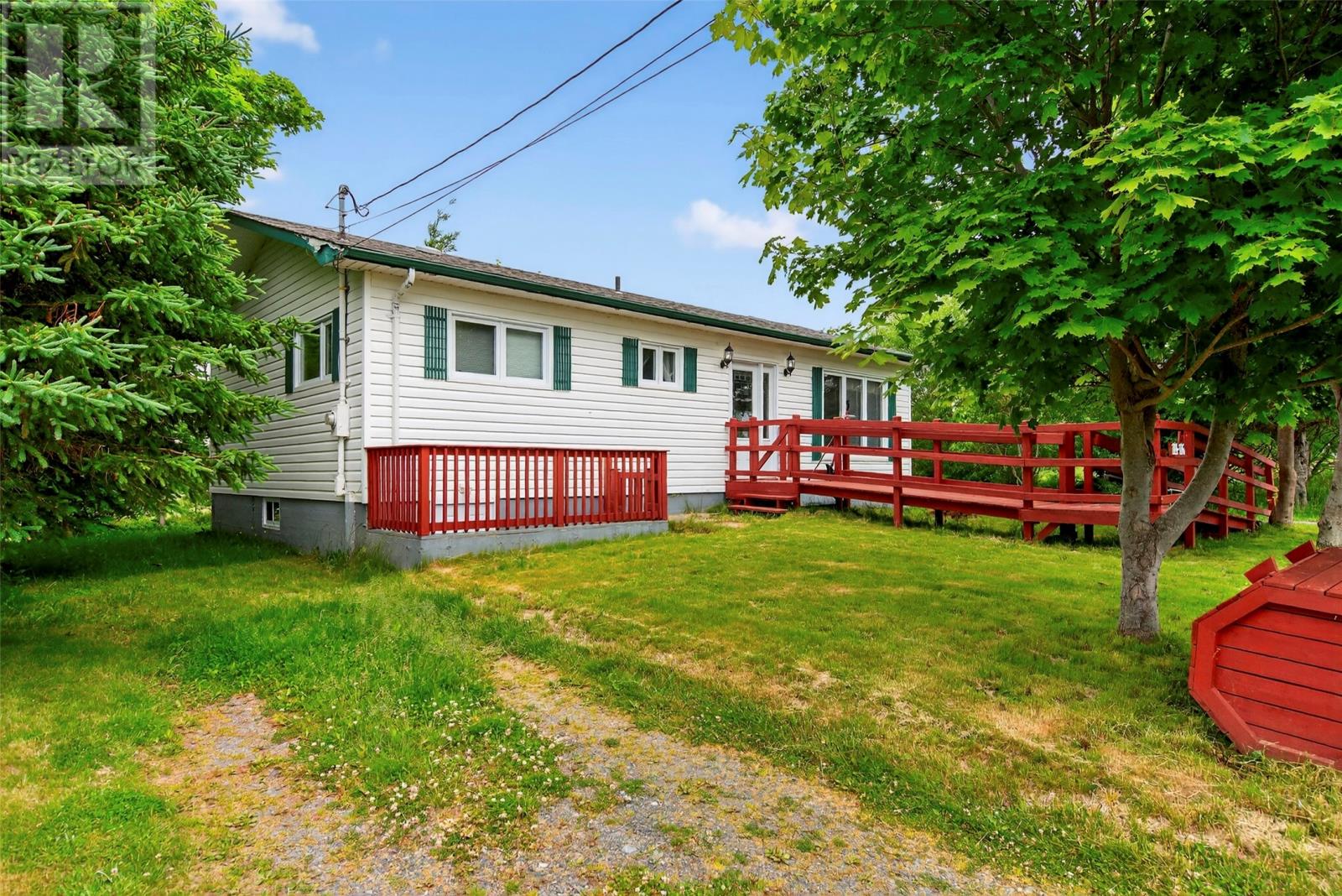 Photo 3 of 14 16 Church Lane, Bay Roberts NL