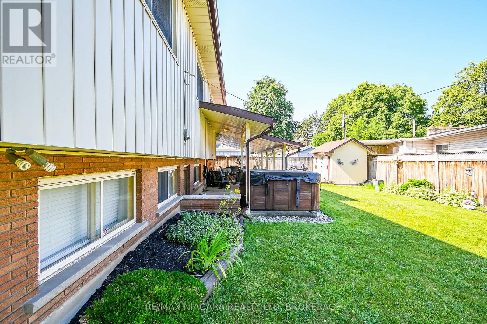 Photo 3 of 679 Niagara Street, St Catharines ON
