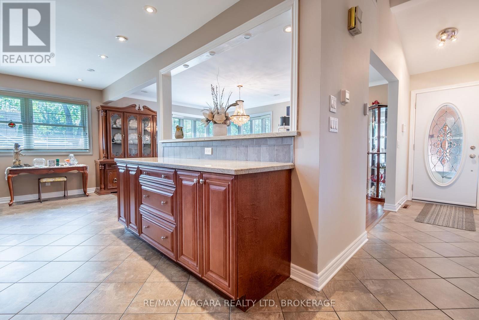Photo 23 of 679 Niagara Street, St Catharines ON