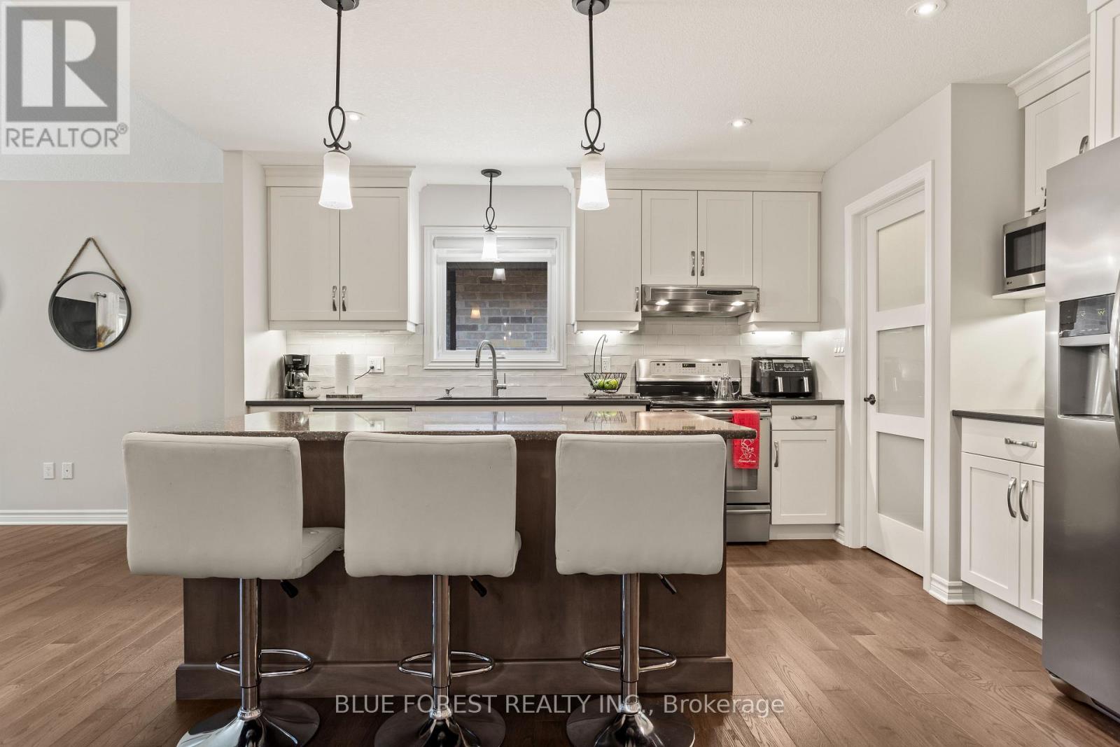Photo 8 of 42 Hickory Lane, St Thomas ON