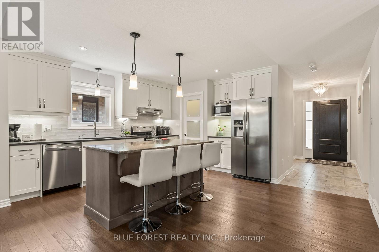 Photo 9 of 42 Hickory Lane, St Thomas ON