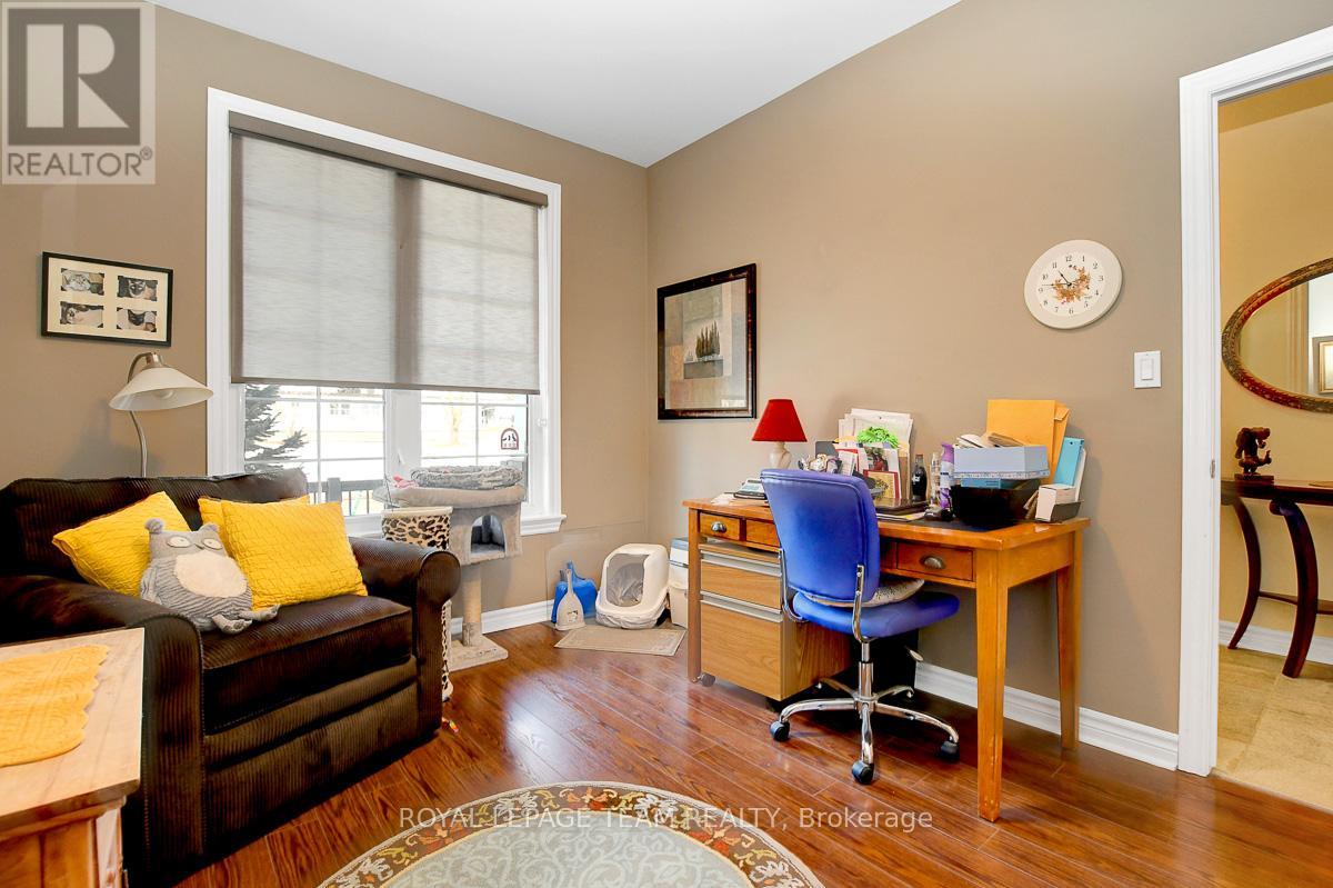 Photo 20 of 520 Clothier Street W, North Grenville ON
