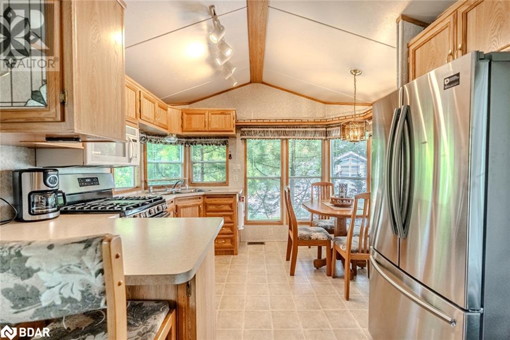 Photo 2 of 13 Huron Circle, Wasaga Beach ON