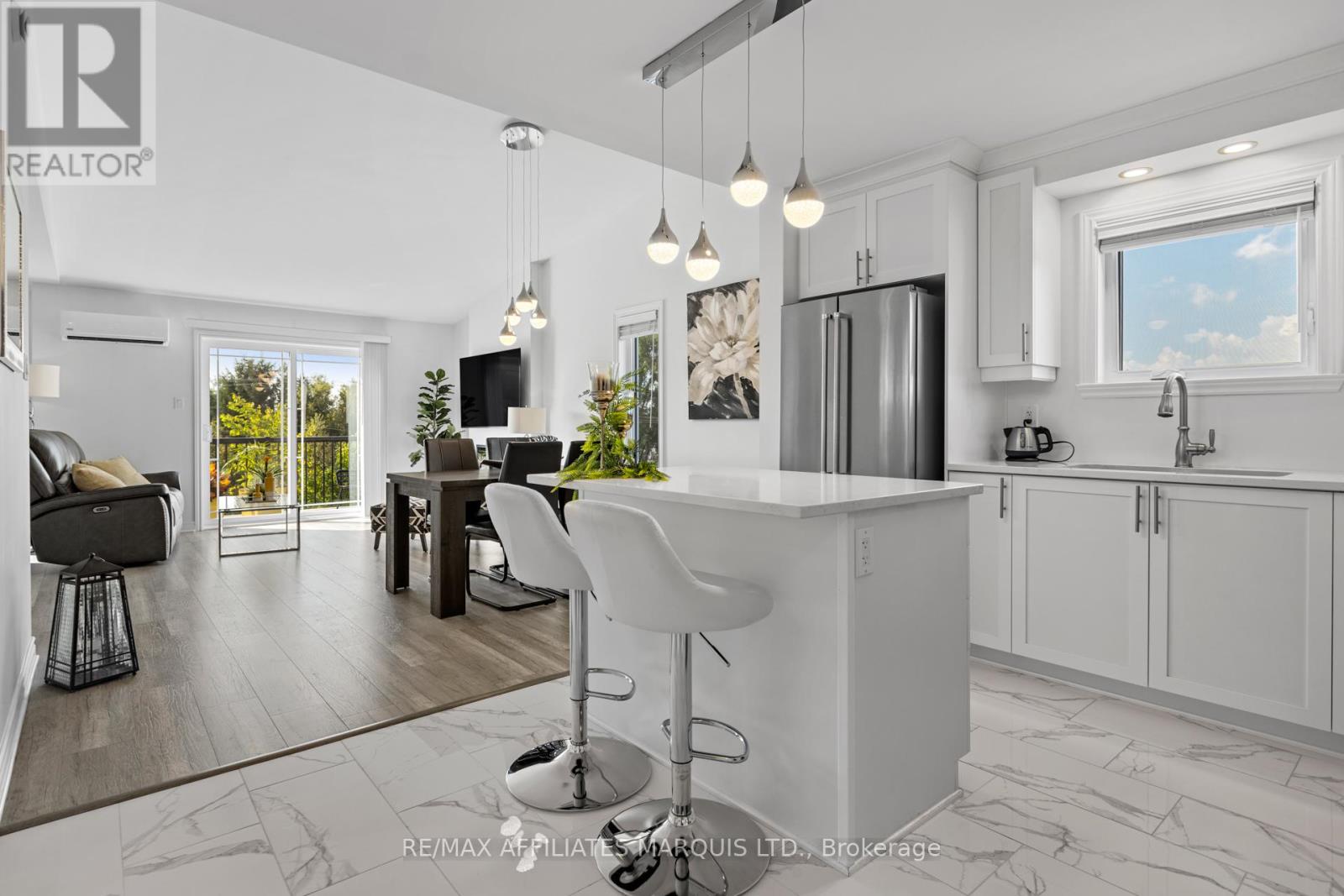Photo 8 of 211 229 Water Street E, Cornwall ON