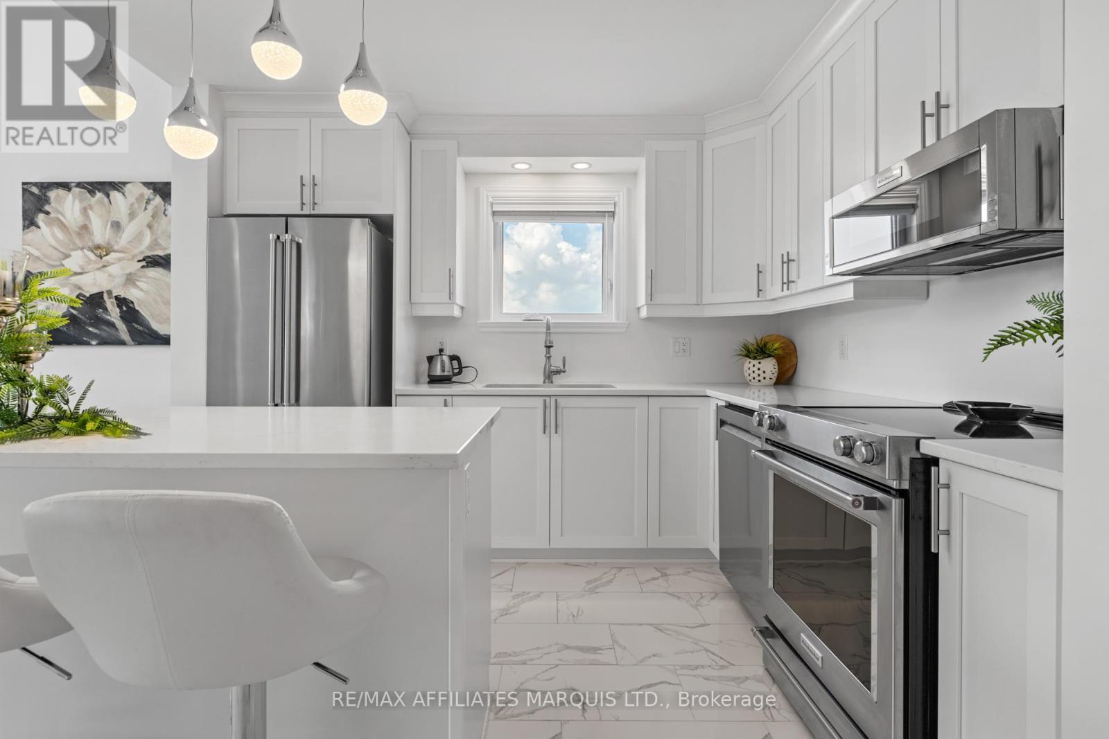 Photo 7 of 211 229 Water Street E, Cornwall ON