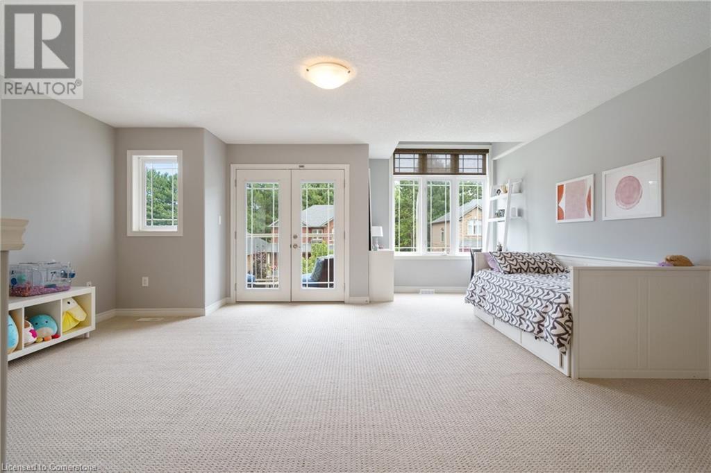 Photo 25 of 42 Chestnut Drive, Grimsby ON
